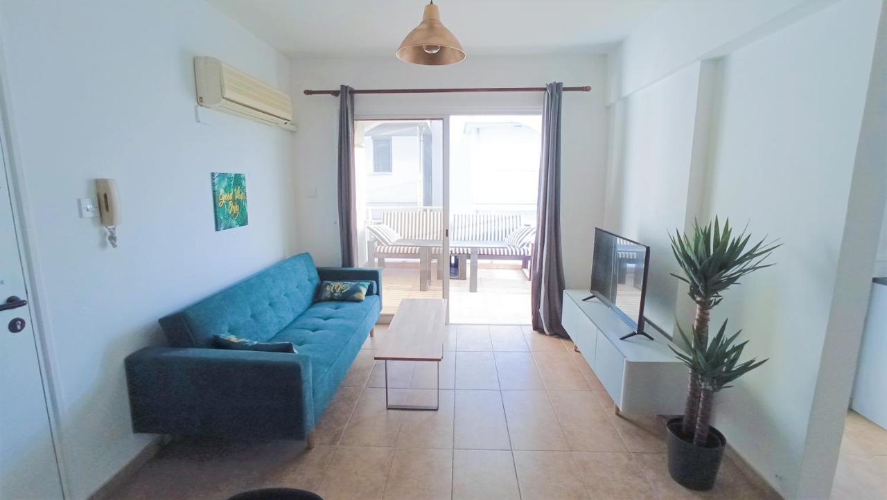 Luxury Private Rooms -Sea View, Netflix, Gym- 5 Min From Beach! - Private Room In Shared Apartment Λάρνακα Εξωτερικό φωτογραφία