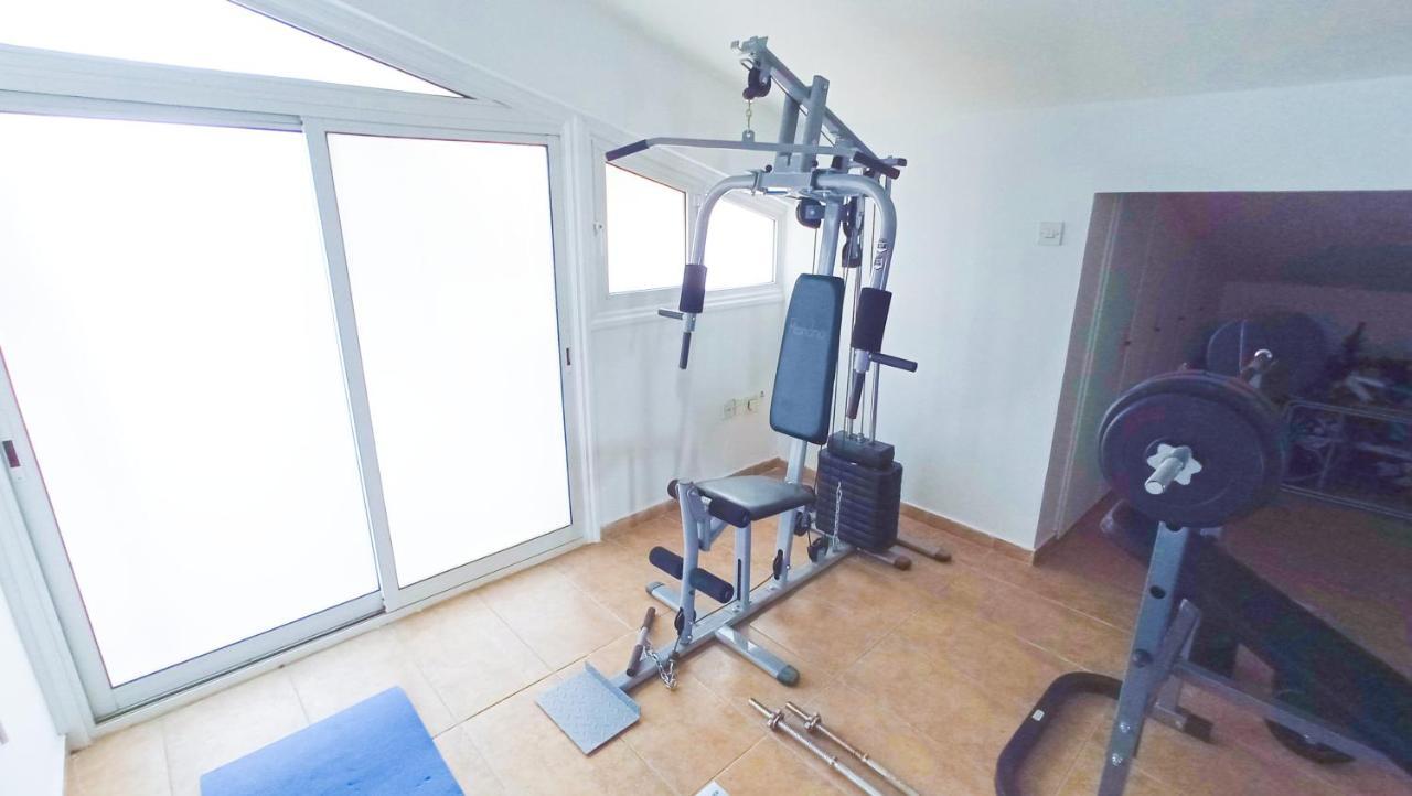 Luxury Private Rooms -Sea View, Netflix, Gym- 5 Min From Beach! - Private Room In Shared Apartment Λάρνακα Εξωτερικό φωτογραφία